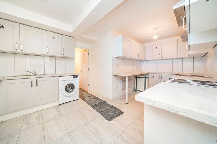 6 Bedroom House To Rent In Connaught Road, Harrow, HA3