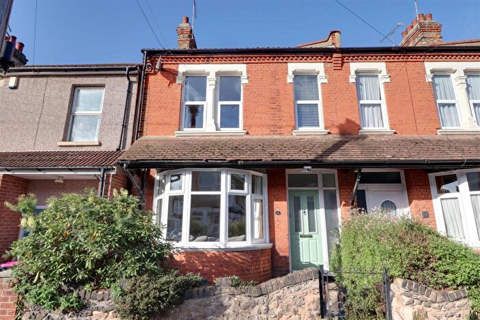 3 Bedroom End Of Terrace House For Sale In * Star Buy * Oban Road, Southend-on-Sea, SS2
