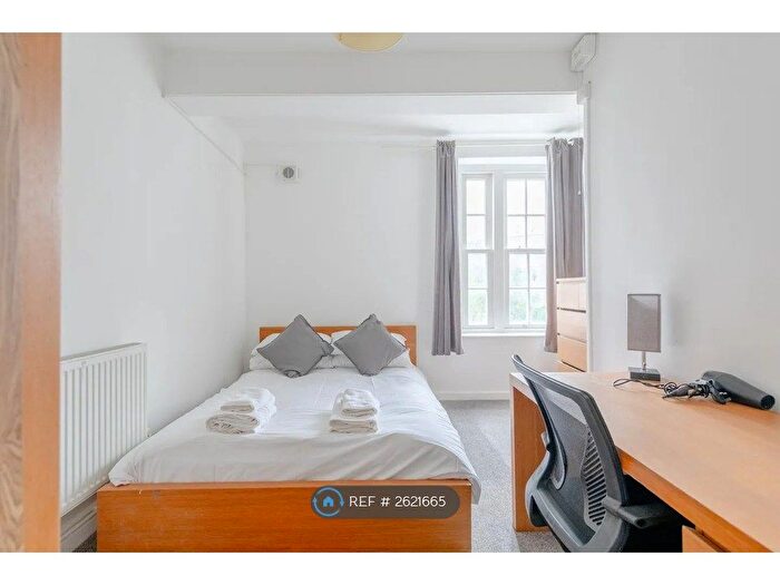 1 Bedroom Flat To Rent In Barnes House, London, NW1
