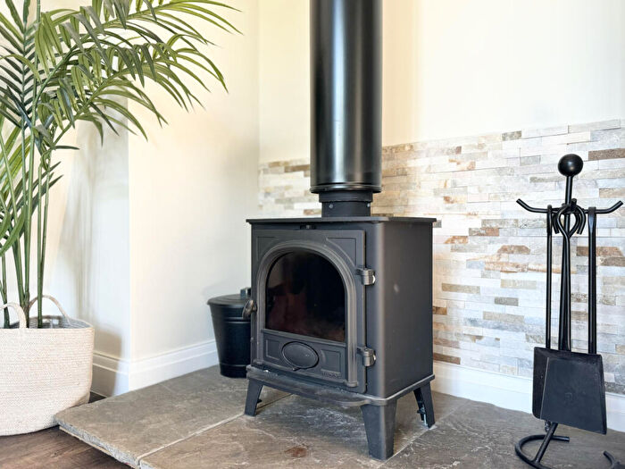 1 Bedroom Barn Conversion For Sale In The Courtyard, Liscombe Park, Soulbury, LU7