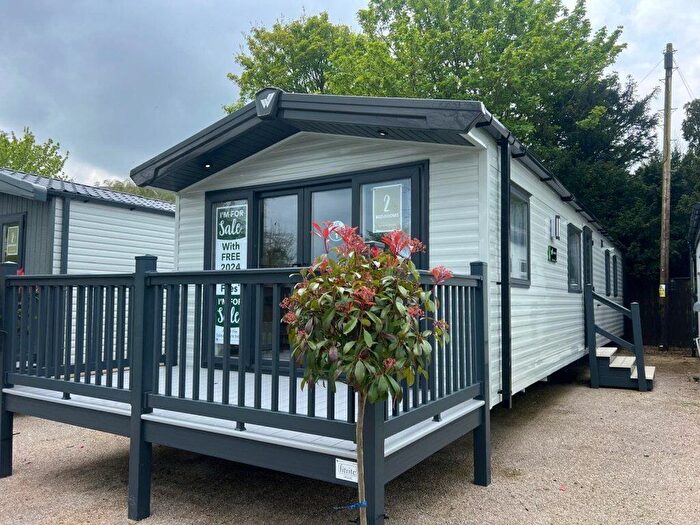 2 Bedroom Park Home For Sale In Chantry Country And Leisure Park, DL8