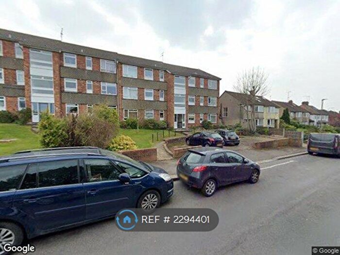 2 Bedroom Flat To Rent In North Lodge, New Barnet, Barnet, EN5