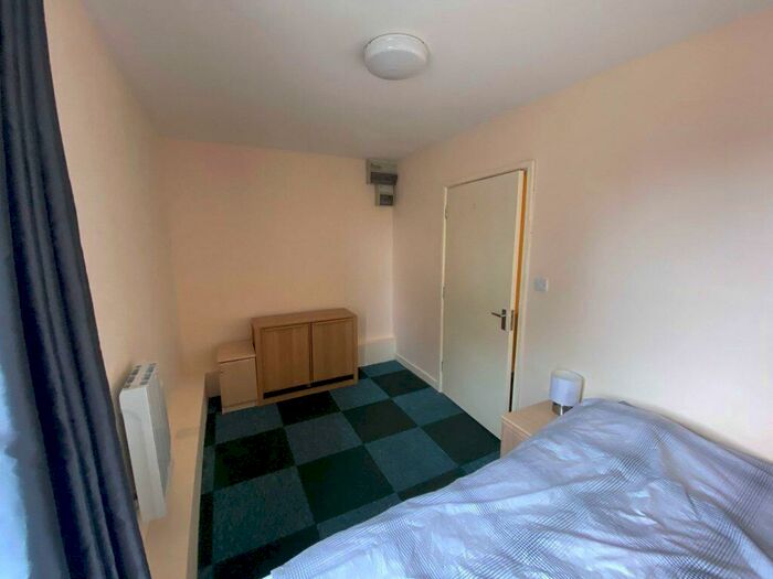 1 Bedroom Flat To Rent In The Broadway Thatcham, RG19