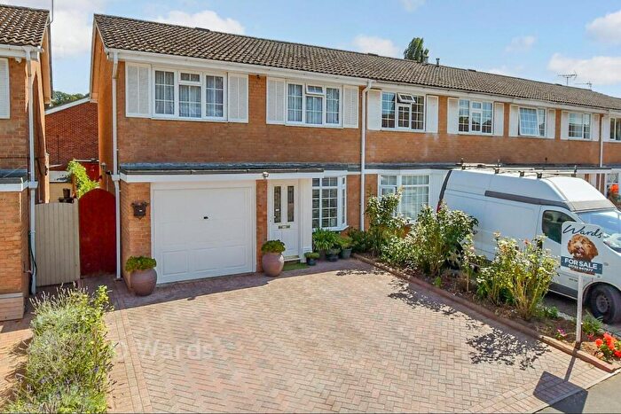 3 Bedroom Semi-Detached House For Sale In Pear Tree Avenue, Ditton, Kent, ME20