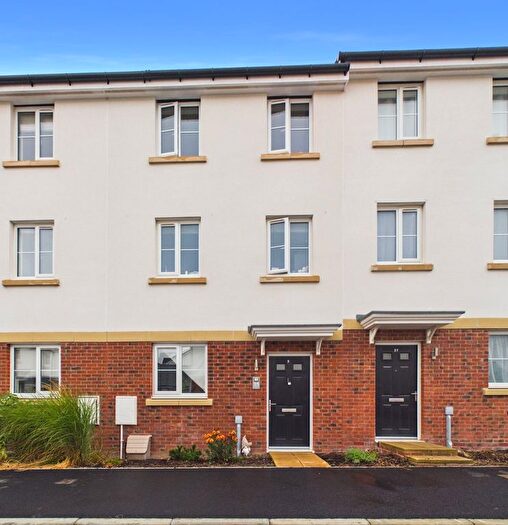 3 Bedroom Terraced House For Sale In Vixen Tor Road, Tavistock, Devon, PL19