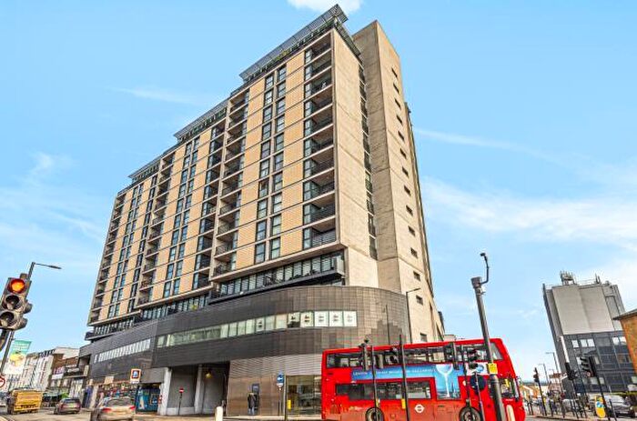 1 Bedroom Apartment For Sale In Kingsway, London, N12