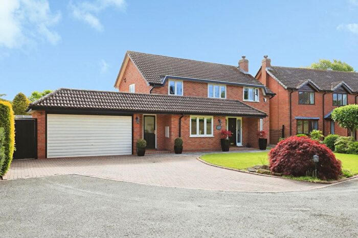 4 Bedroom Detached House For Sale In The Millpool, Wolverhampton, WV5