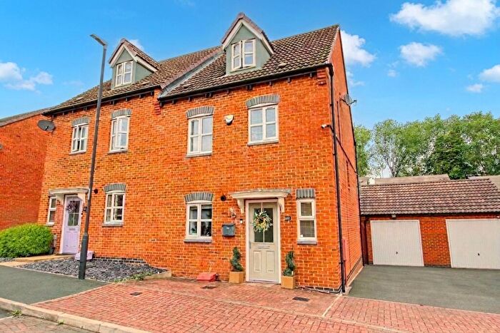 4 Bedroom Semi-Detached House For Sale In Burton Street, Wingerworth, S42
