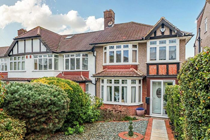 3 Bedroom End Of Terrace House For Sale In The Avenue, West Wickham, BR4