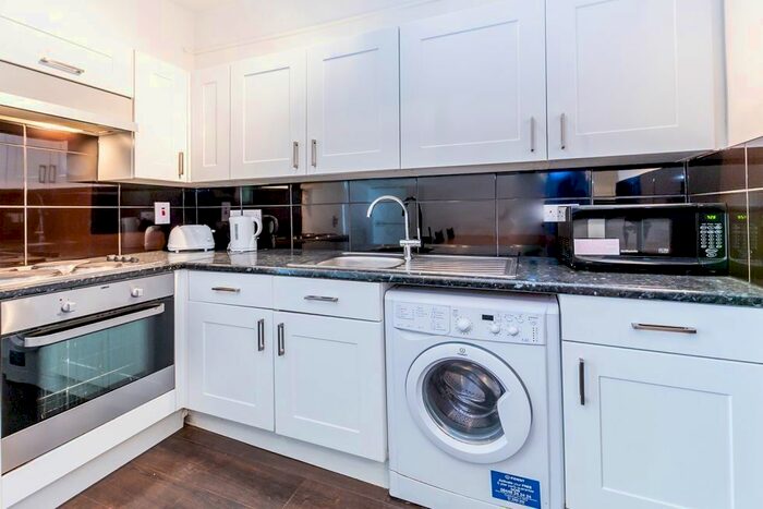 3 Bedroom Flat To Rent In Goodge Street, London, W1T