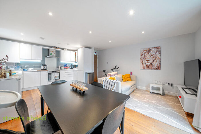 2 Bedroom Apartment To Rent In Anerley Road, London, SE20