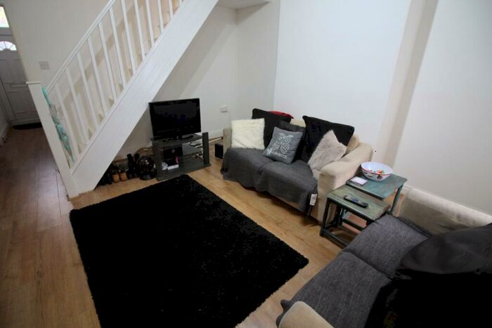 3 Bedroom Terraced House To Rent In Treharris Street, Roath, CF24