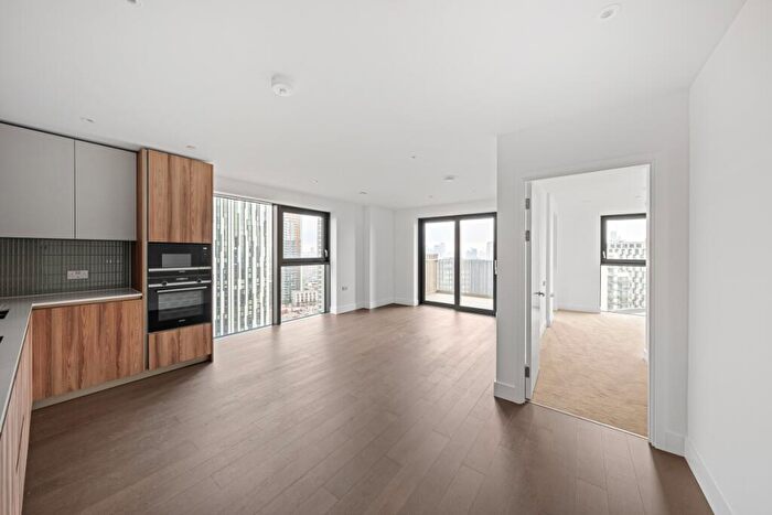 2 Bedroom Flat For Sale In Hawksbury Heights, London, SE17