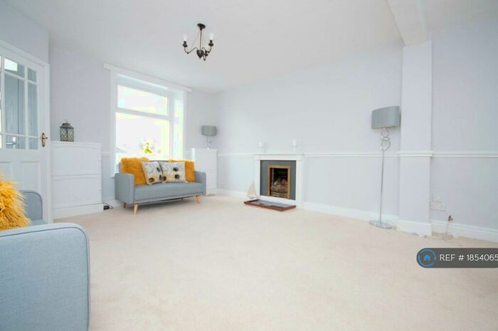 3 Bedroom Terraced House To Rent In Newchurch Road, Bacup, OL13