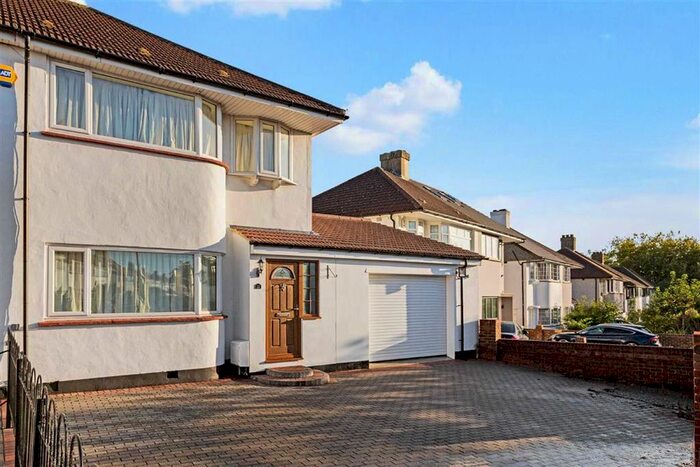 4 Bedroom Semi-Detached House To Rent In Broad Walk, London, SE3