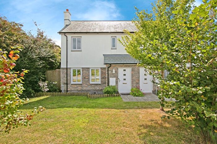 3 Bedroom Semi-Detached House For Sale In Buttercup Road, Truro, Cornwall, TR4