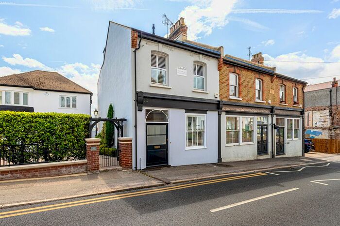 4 Bedroom End Of Terrace House To Rent In Leigh Hill, Leigh-On-Sea, SS9