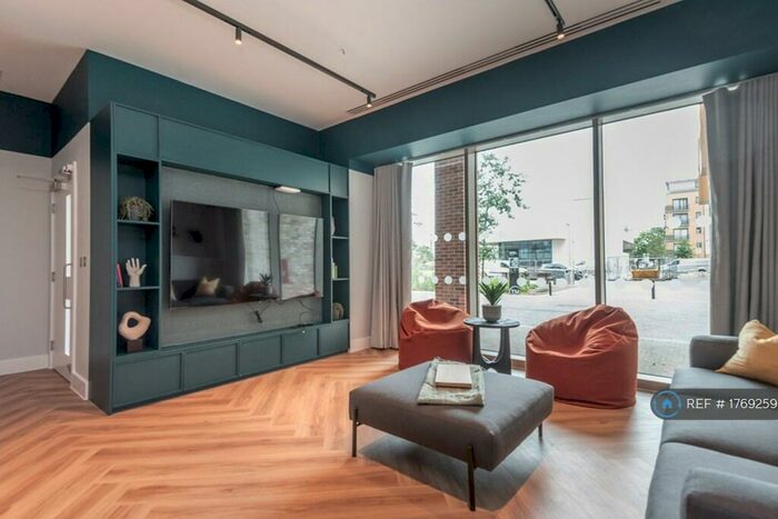 3 Bedroom Flat To Rent In Crane Court, London, SE2