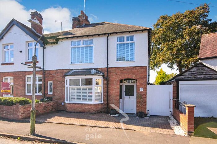3 Bedroom Semi-Detached House For Sale In Hampden Way, Bilton, Rugby, CV22