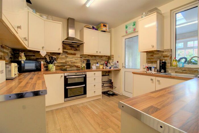 3 Bedroom Semi-Detached House For Sale In New Road, High Wycombe, HP14