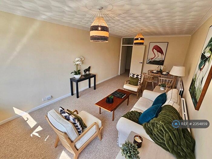 2 Bedroom Flat To Rent In Osborne Road, New Milton, BH25