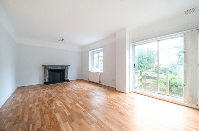 3 Bedroom Apartment To Rent In St George Avenue, Tufnell Park, London, N7