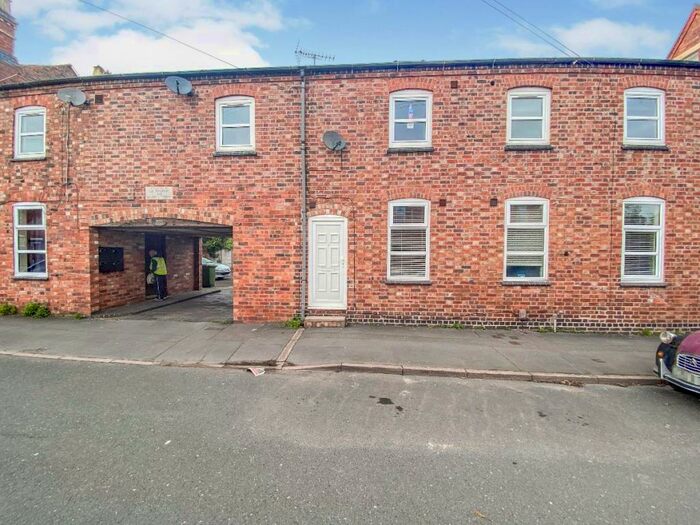 1 Bedroom Flat To Rent In Offmore Road, Kidderminster, DY10