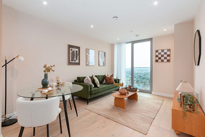 2 Bedroom Flat To Rent In The Clarendon Road, Watford, WD17