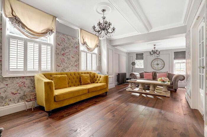 4 Bedroom Detached House For Sale In Market Street, Castle Donington, DE74