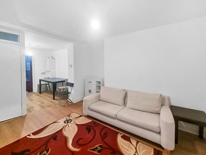 2 Bedroom Flat To Rent In Stapleton Hall Raod, London, N4