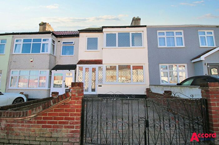3 Bedroom Terraced House To Rent In Gelsthorpe Road, Romford, RM5