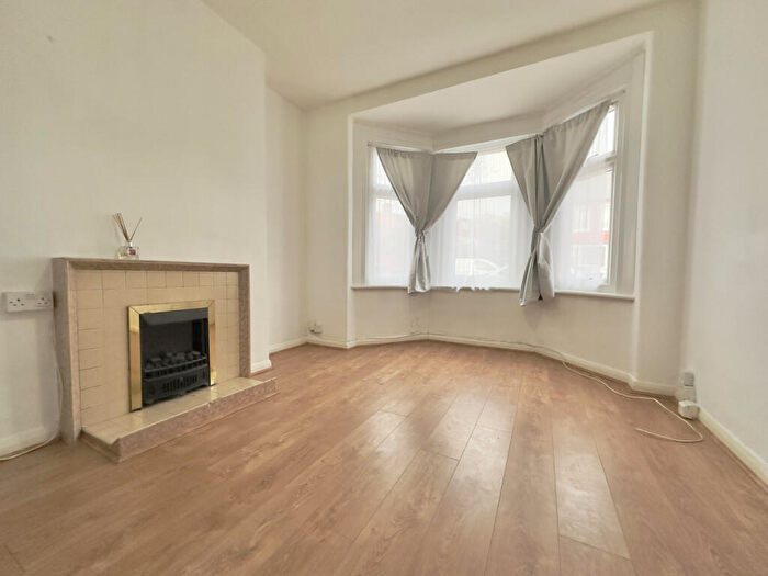 3 Bedroom Terraced House To Rent In Paisley Road, N22