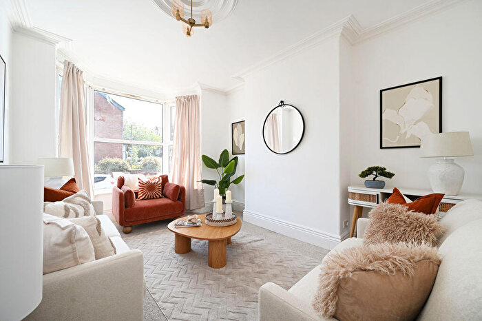 4 Bedroom Terraced House For Sale In Wayland Road, Sharrow Vale, Sheffield, S11