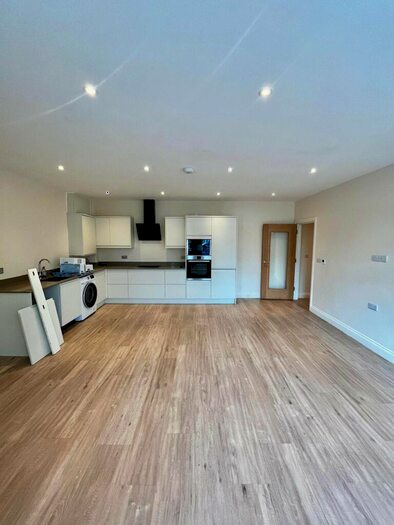 2 Bedroom Flat To Rent In Royal Oak, - St Albans Avenue, Queens Park, BH8