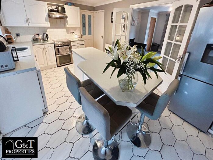 3 Bedroom Detached House For Sale In Salcombe Drive, Brierley Hill, DY5