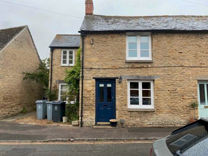 3 Bedroom Cottage To Rent In Church View, Bampton, OX18