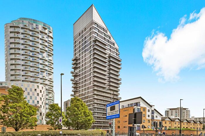 1 Bedroom Flat To Rent In Streamlight Tower, Province Square, E14