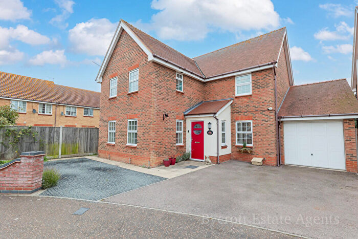 4 Bedroom Detached House For Sale In Carrel Road, Gorleston, Great Yarmouth, NR31