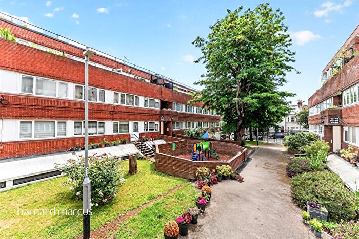 1 Bedroom Flat For Sale In Banbury Street, London, SW11