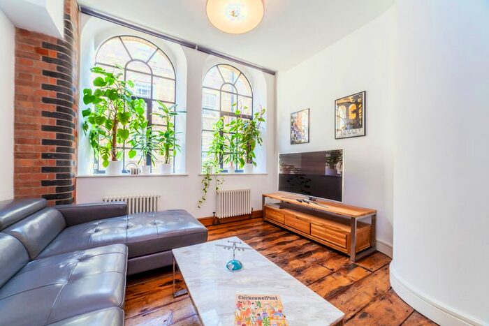 1 Bedroom Flat To Rent In Pear Tree Court, Clerkenwell, London, EC1R