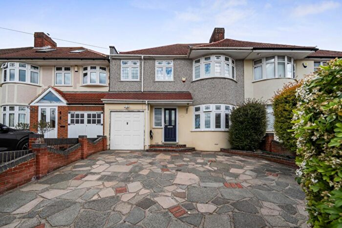 4 Bedroom Semi Detached House For Sale In Latham Road, Bexleyheath, Kent, DA6