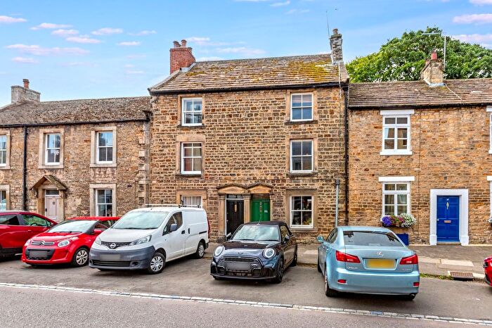 2 Bedroom Town House For Sale In Newgate, Barnard Castle, DL12