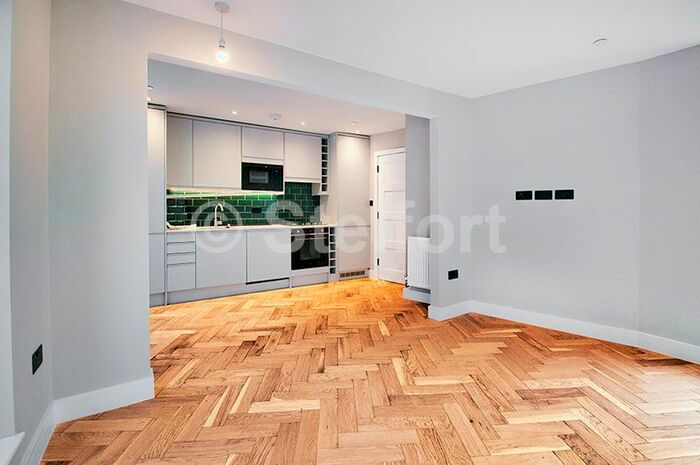 1 Bedroom Flat To Rent In Crownage Close, London, E7