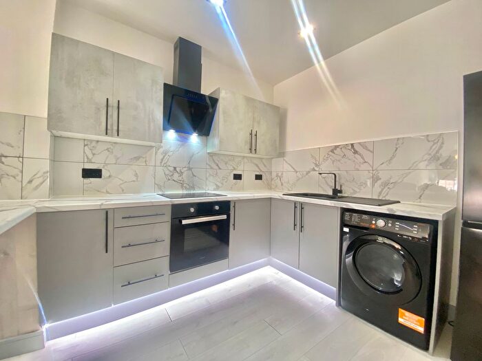 2 Bedroom Flat To Rent In Claughton Street, St Helens, WA10