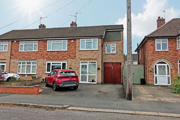 4 Bedroom Semi-detached House For Sale In Ruskington Drive, Wigston, LE18