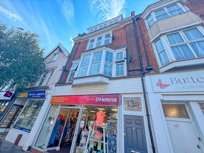 2 Bedroom Apartment For Sale In Connaught Avenue, Frinton On Sea, CO13