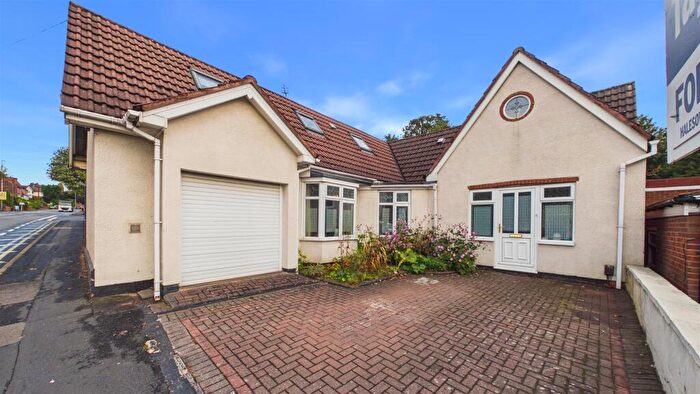 3 Bedroom Detached Bungalow For Sale In Barrs Road, Cradley Heath, B64
