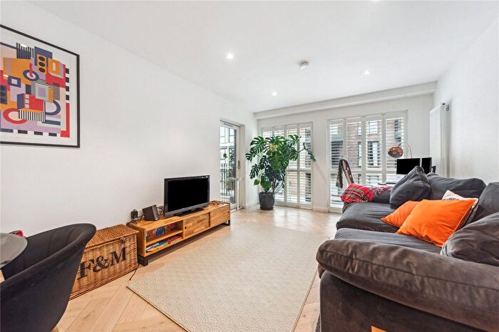 2 Bedroom Flat For Sale In Ravensbury Terrace, London, SW18