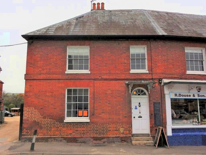 3 Bedroom Flat To Rent In High Street, Market Lavington, Devizes, SN10