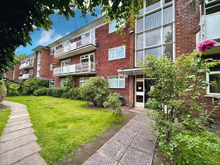 2 Bedroom Flat For Sale In Palatine Road, West Didsbury, M20